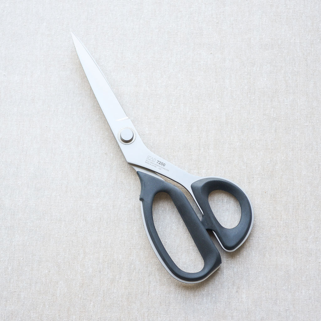 Kai : Carbon/Stainless Steel Shears : 10" Right-Handed - the workroom
