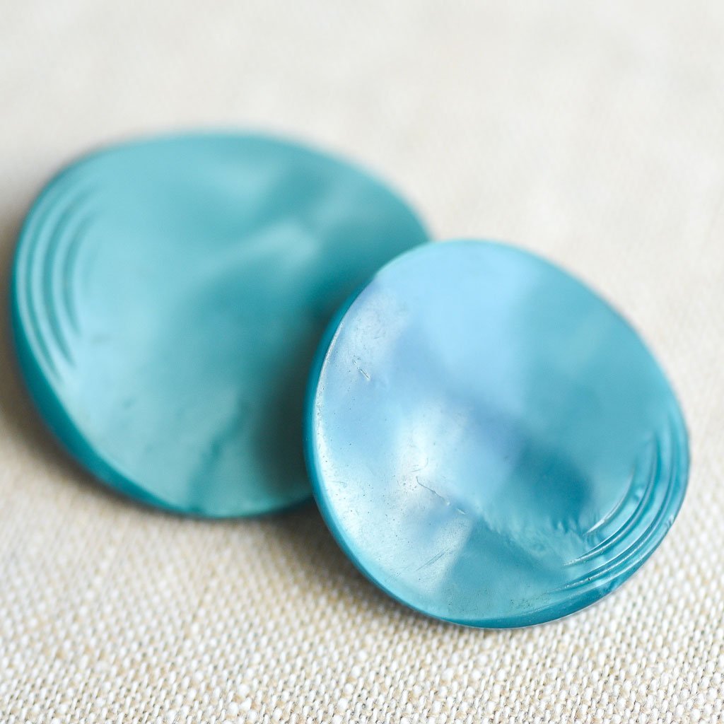 The Button Dept. : Plastic : Blue Raspberry Pringle - the workroom