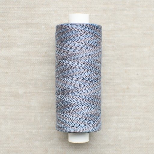Valdani Spool : O561 - Shimmering Denim : Variegated Cotton Thread : 50wt : 500m - the workroom