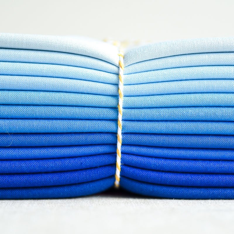 the workroom : Kona Solids Bundle : 365 Row 17 : Blue to Marine - the workroom