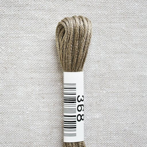 Cosmo : Cotton Embroidery Floss : 368 - the workroom