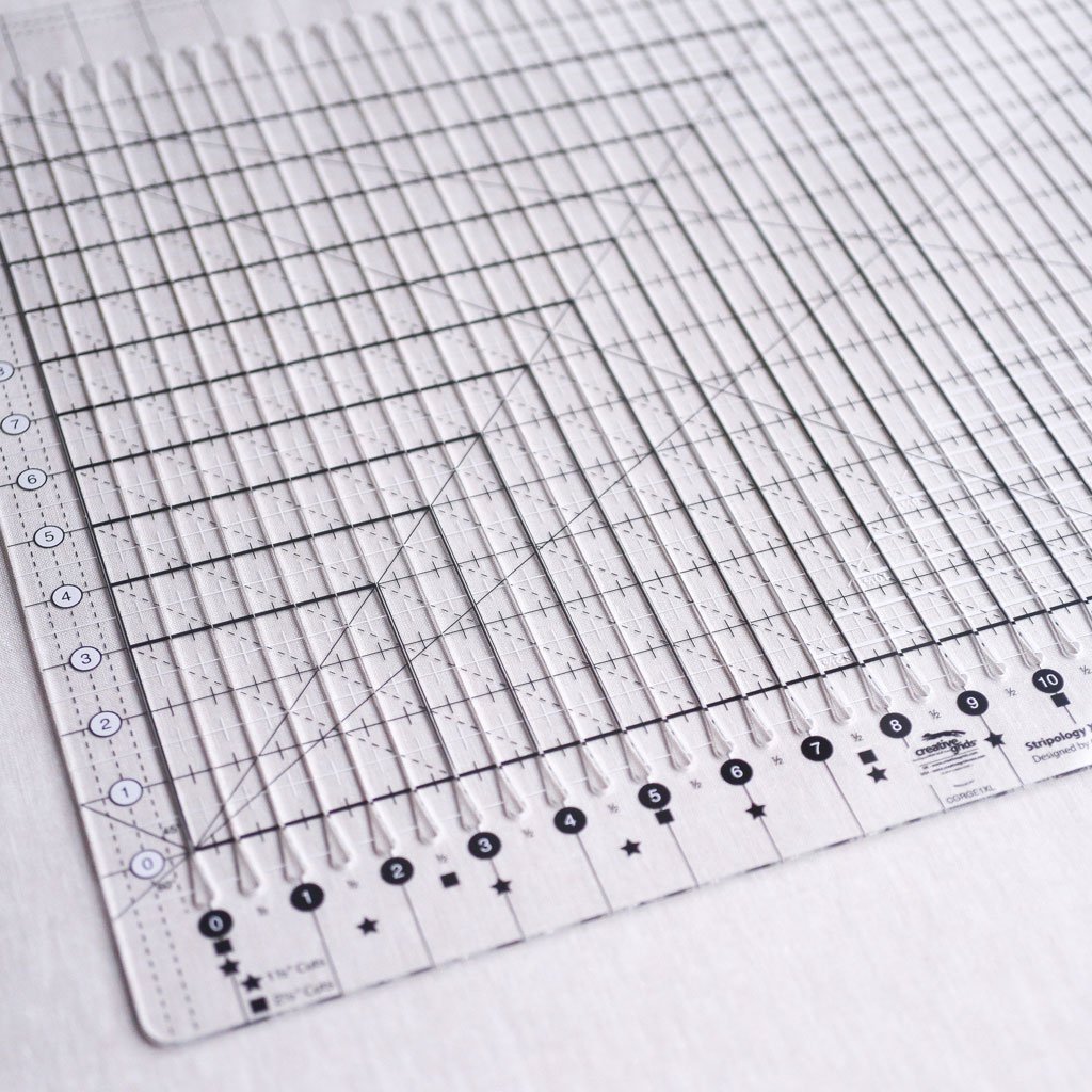 Stripy Ruler Creative Grids : Stripology Ruler : Extra Large : 17 3/4