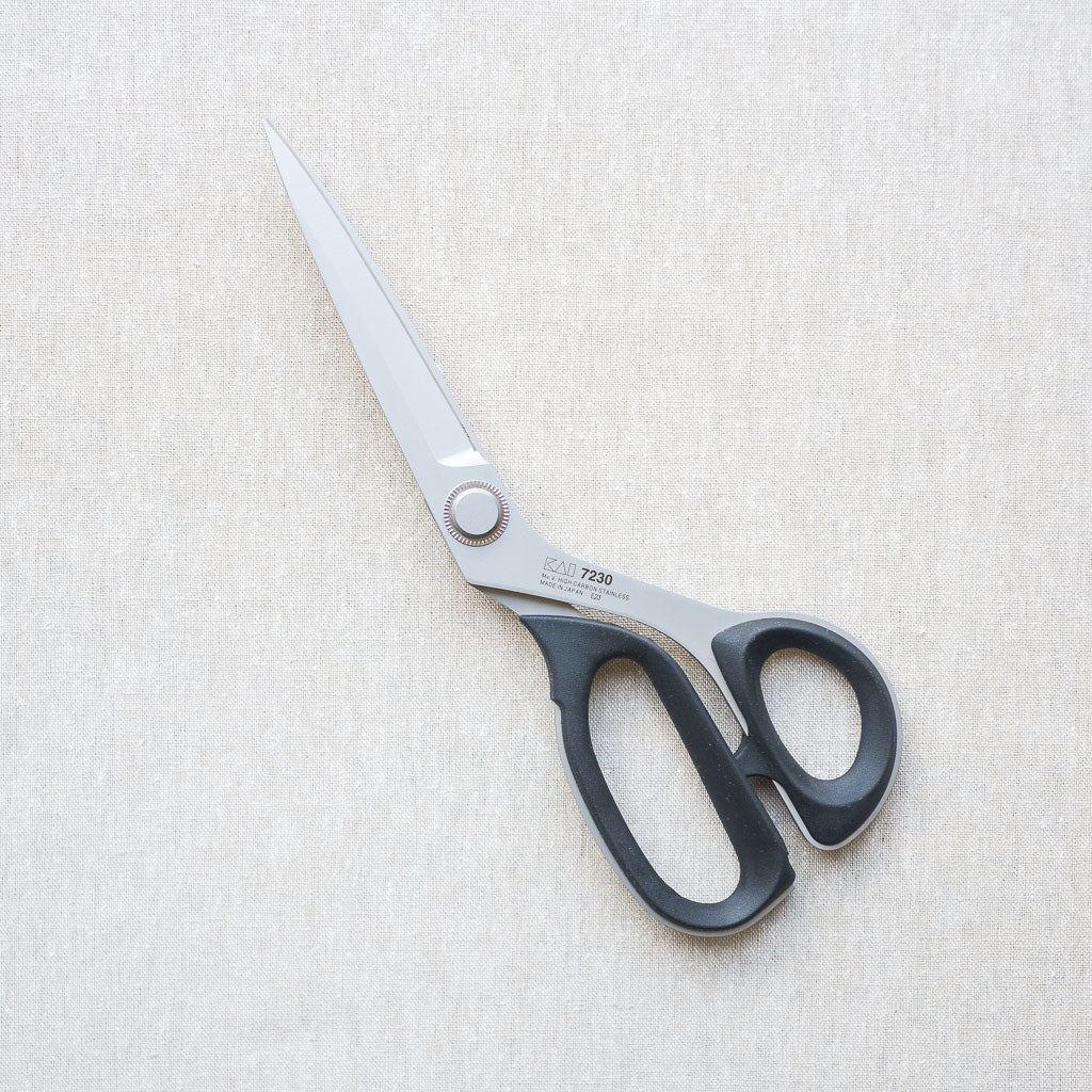Kai : Carbon/Stainless Steel Shears : 9" Right-Handed - the workroom
