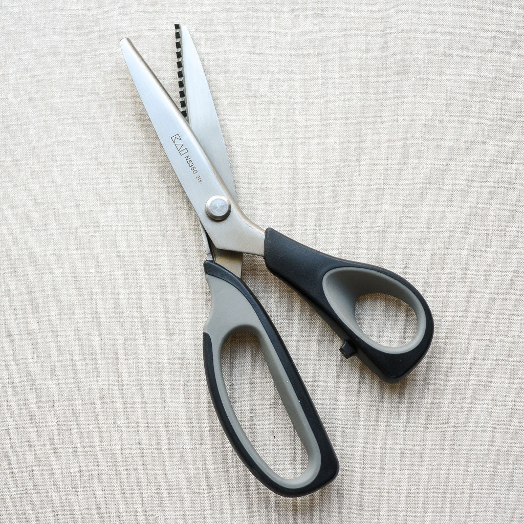Kai : Pinking Shears : 9" Right Handed - the workroom