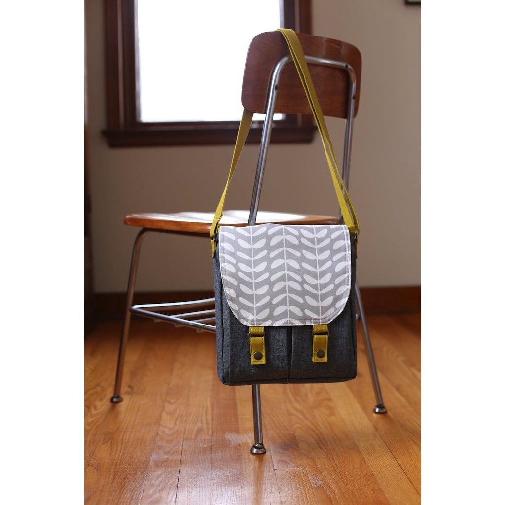 Noodlehead : Campfire Messenger Bag Pattern - the workroom