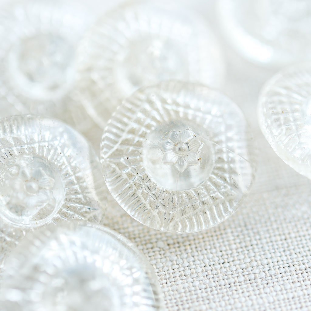 The Button Dept. : Glass : Clear Flower Pento - the workroom