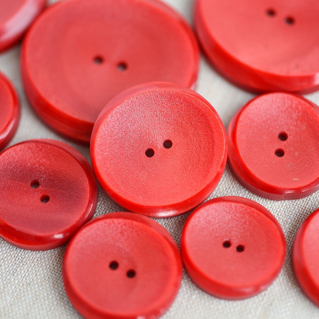 The Button Dept. : Plastic : Candy Apple Oval Eclipse - the workroom