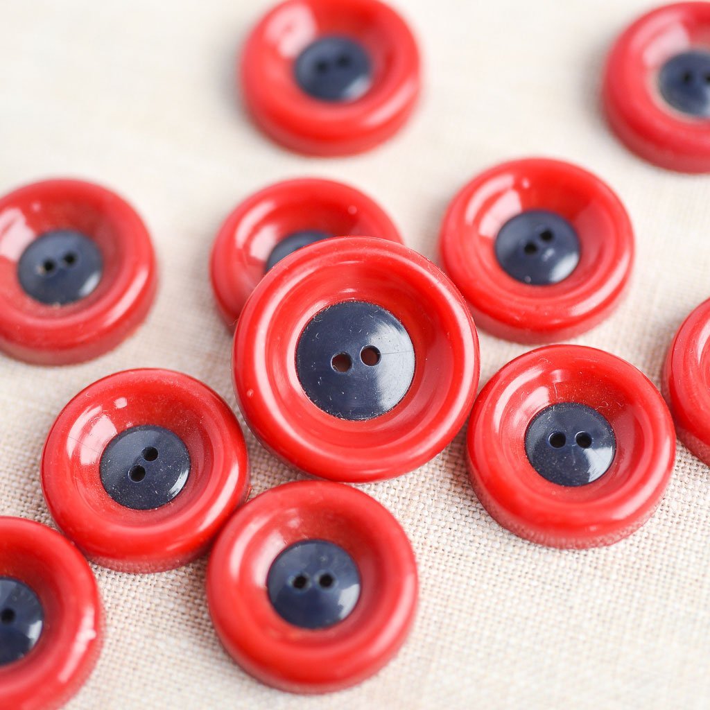 The Button Dept. : Plastic : Currant Donut - the workroom