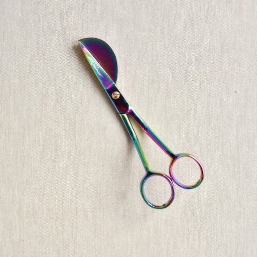 Tula Pink : Hardware Collection : Micro Serrated Duckbill Applique Scissors 6" Right-Handed - the workroom