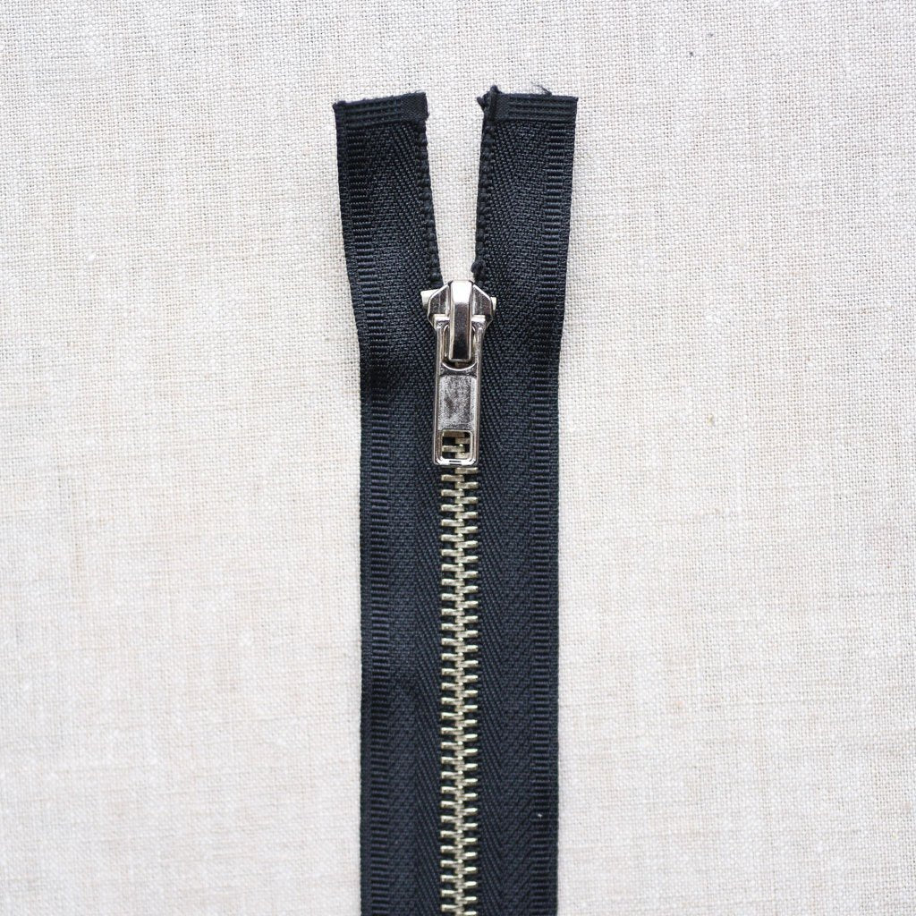 Zipper : 16” Metal : Separating : Black